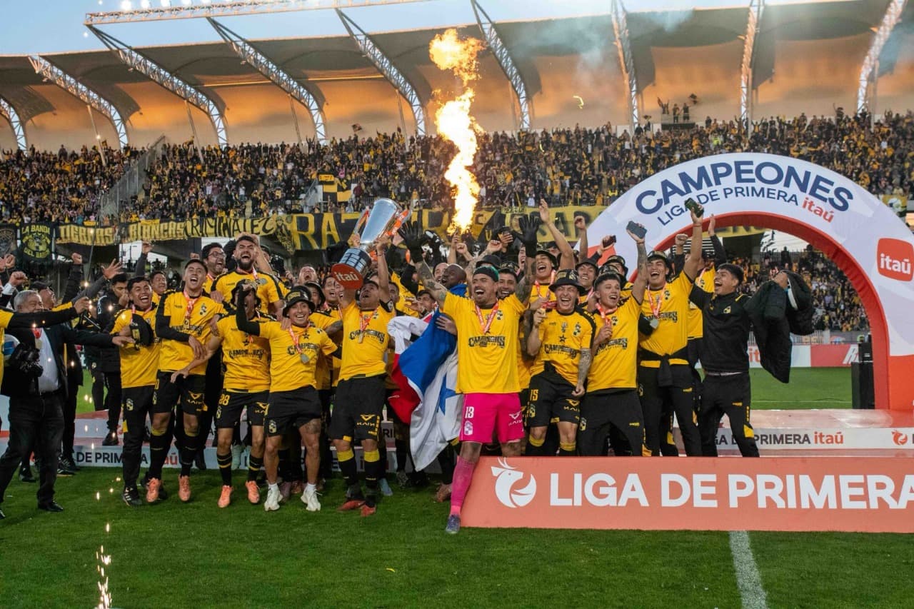 Revista física conmemorativa Coquimbo Unido